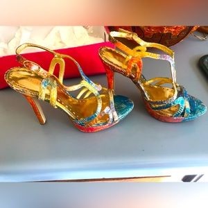 Reposh was to little Bcbg heels